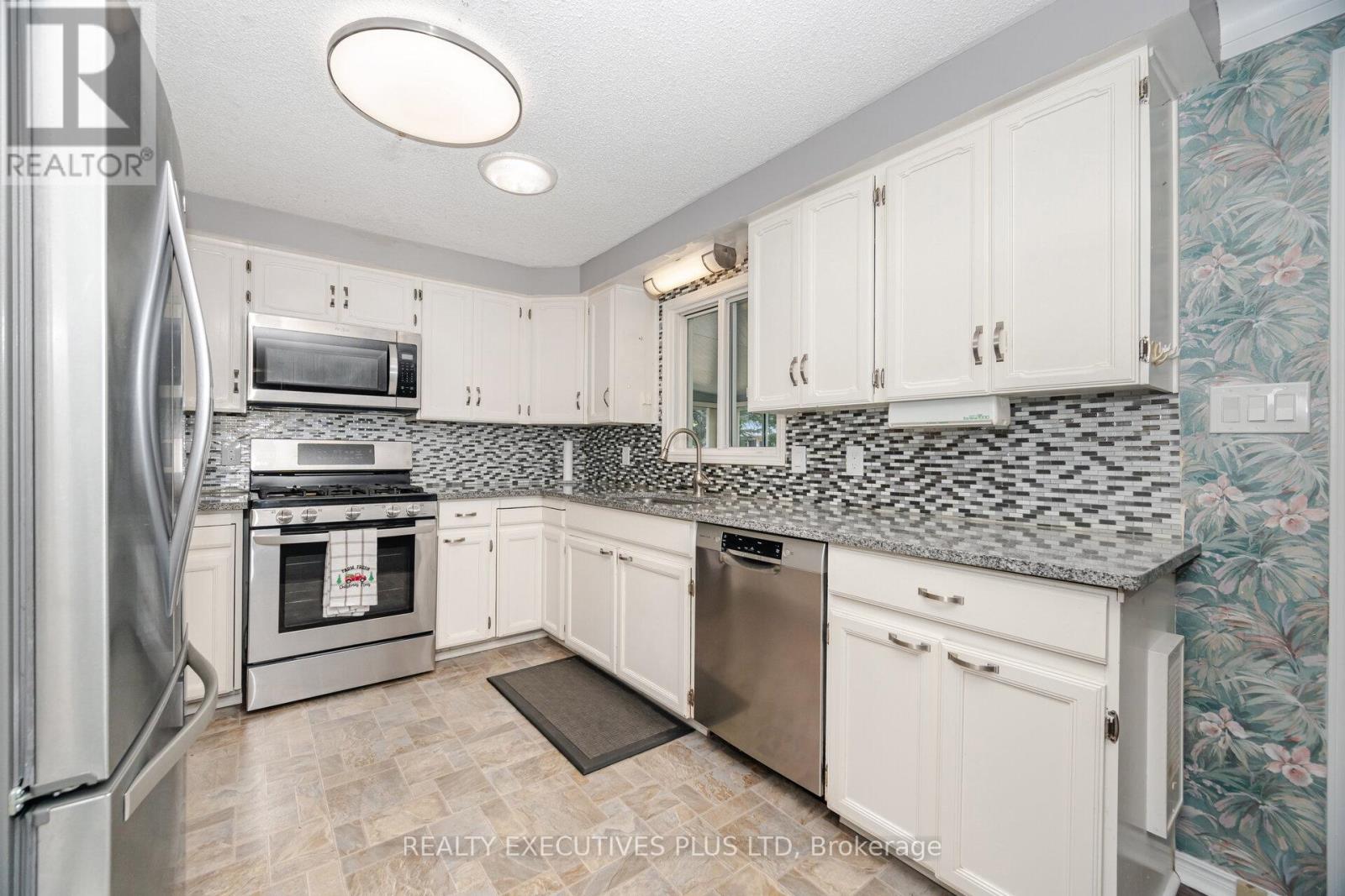 112 Tecumseth Pines Drive, New Tecumseth, Ontario  L0G 1W0 - Photo 14 - N12722946