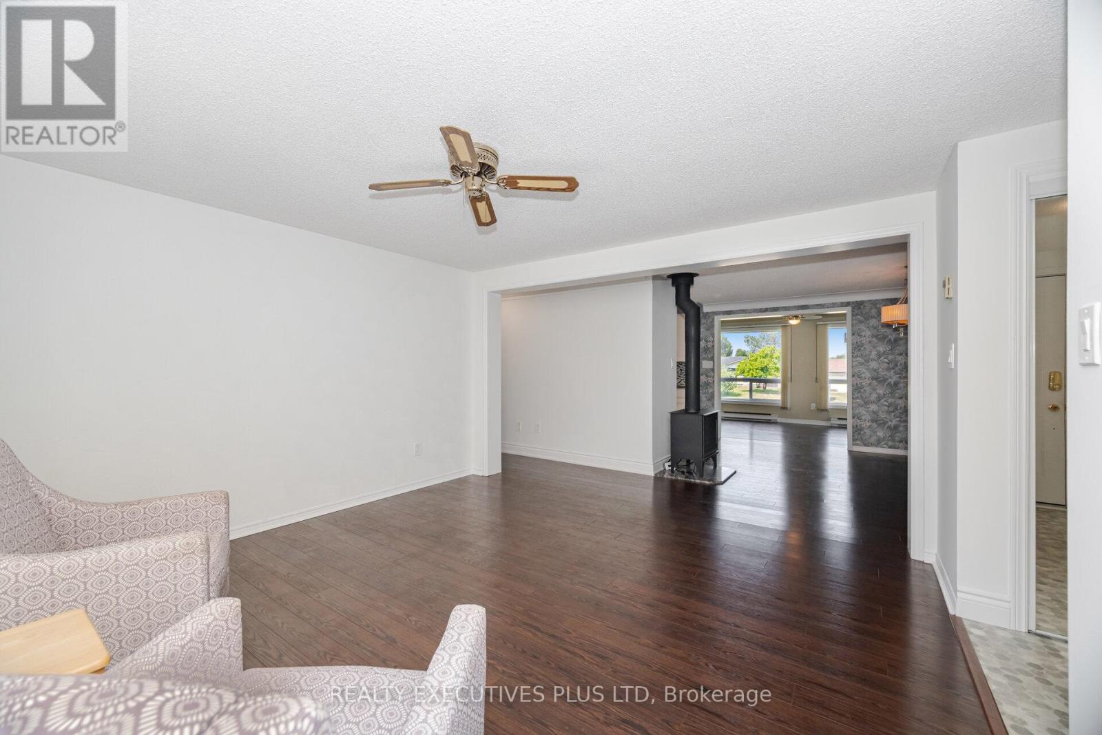 112 Tecumseth Pines Drive, New Tecumseth, Ontario  L0G 1W0 - Photo 9 - N12722946