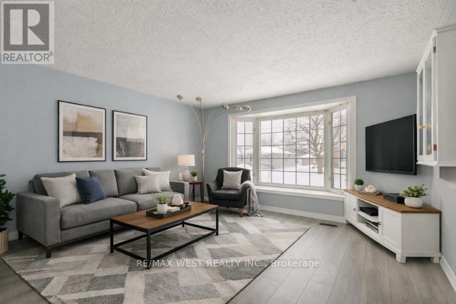 29 Monterrey Drive, Toronto, Ontario  M9V 1S7 - Photo 4 - W12722952