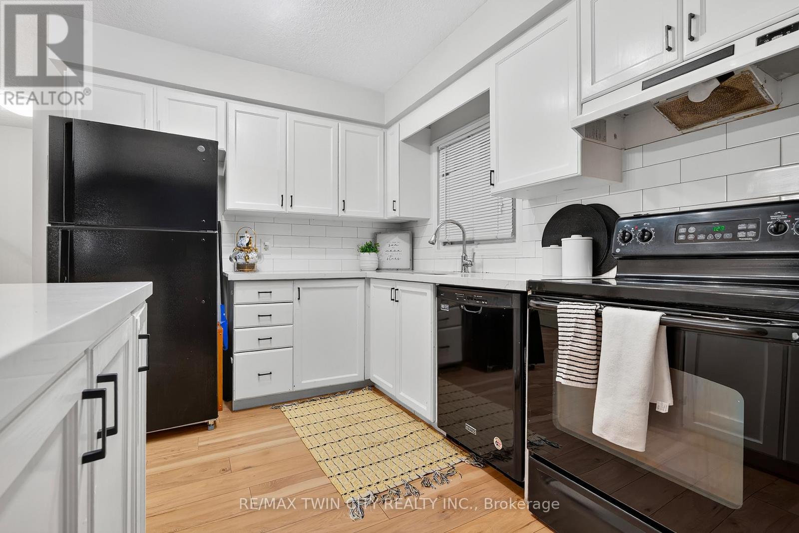 70 Cannes Street, Kitchener, Ontario  N2R 1V2 - Photo 8 - X12722932