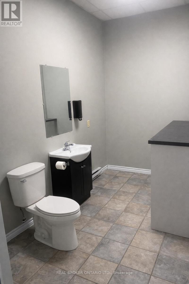 1 - 4256 Carroll Avenue, Niagara Falls, Ontario  L2E 7J2 - Photo 7 - X12722938