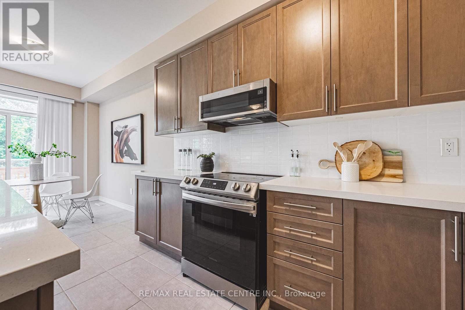 7 - 166 Deerpath Drive, Guelph, Ontario  N1K 0E2 - Photo 9 - X12722958