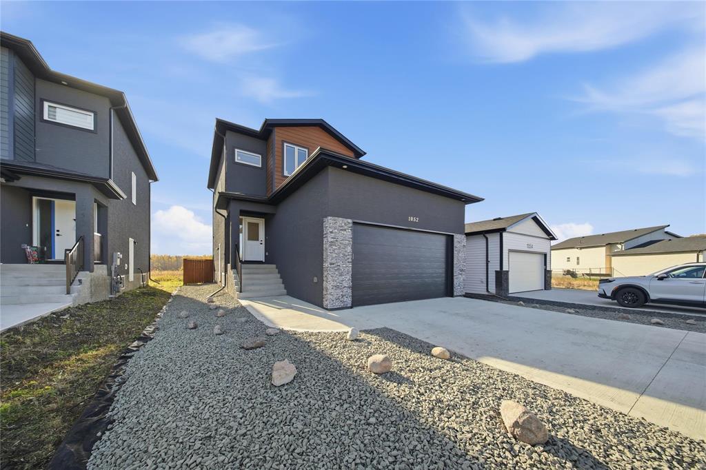 1052 vaughan Avenue, Selkirk, Manitoba