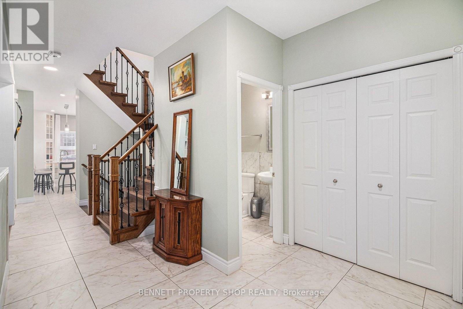 1067 Rocky Harbour Crescent, Ottawa, Ontario  K1V 1V3 - Photo 5 - X12723010