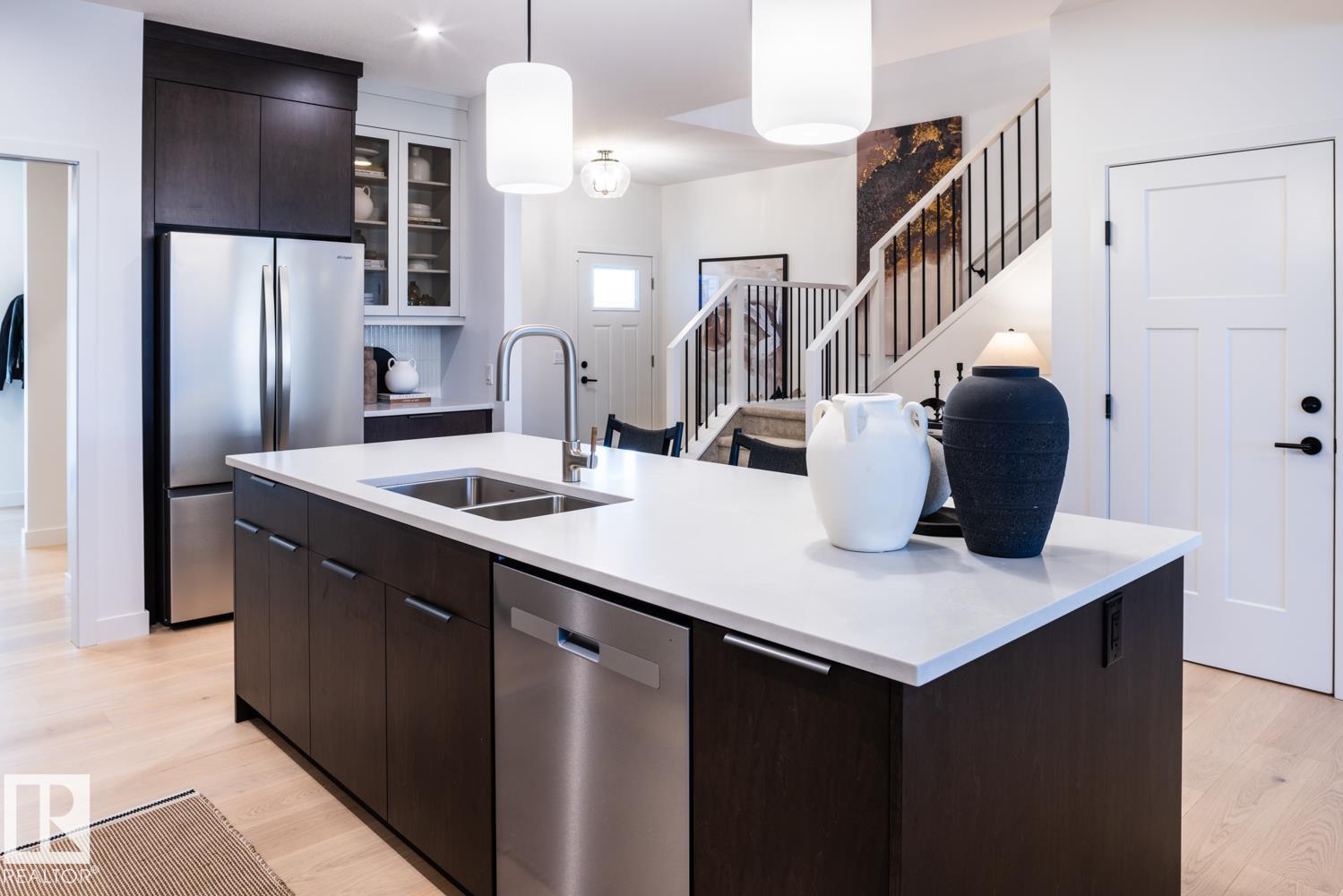 2327 Muckleplum Link Li Sw, Edmonton, Alberta  T6X 3J9 - Photo 2 - E4470843