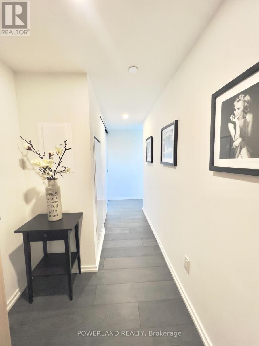 739 - 8 Hillsdale Avenue E, Toronto, Ontario  M4S 0B2 - Photo 3 - C12722968