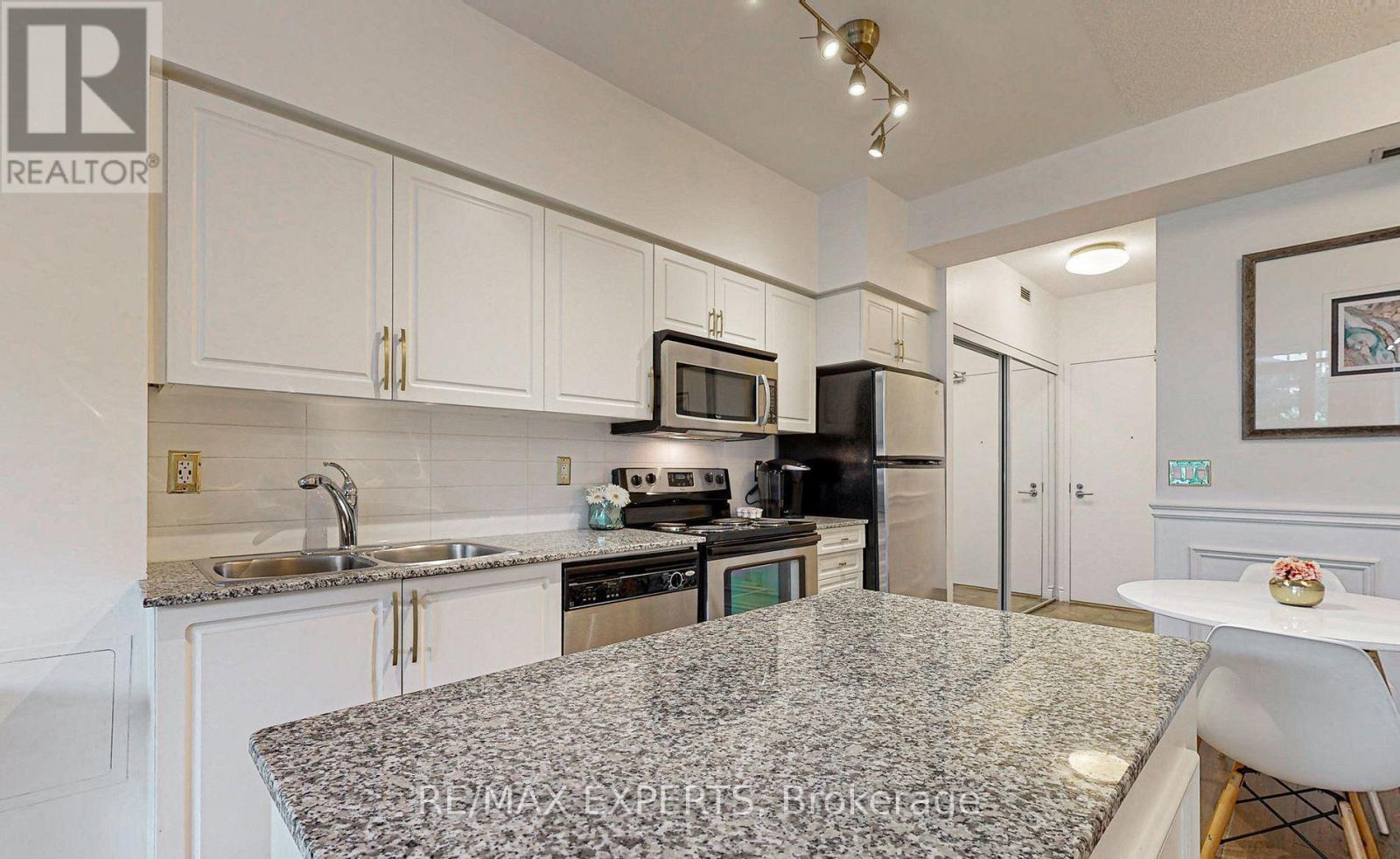 355 - 209 Fort York Boulevard, Toronto, Ontario  M5V 4A1 - Photo 18 - C12722978