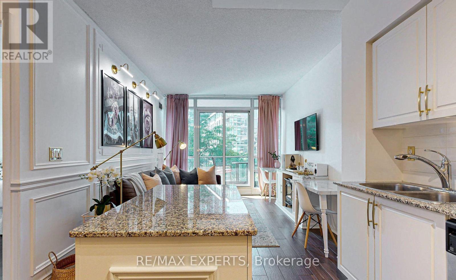 355 - 209 Fort York Boulevard, Toronto, Ontario  M5V 4A1 - Photo 8 - C12722978