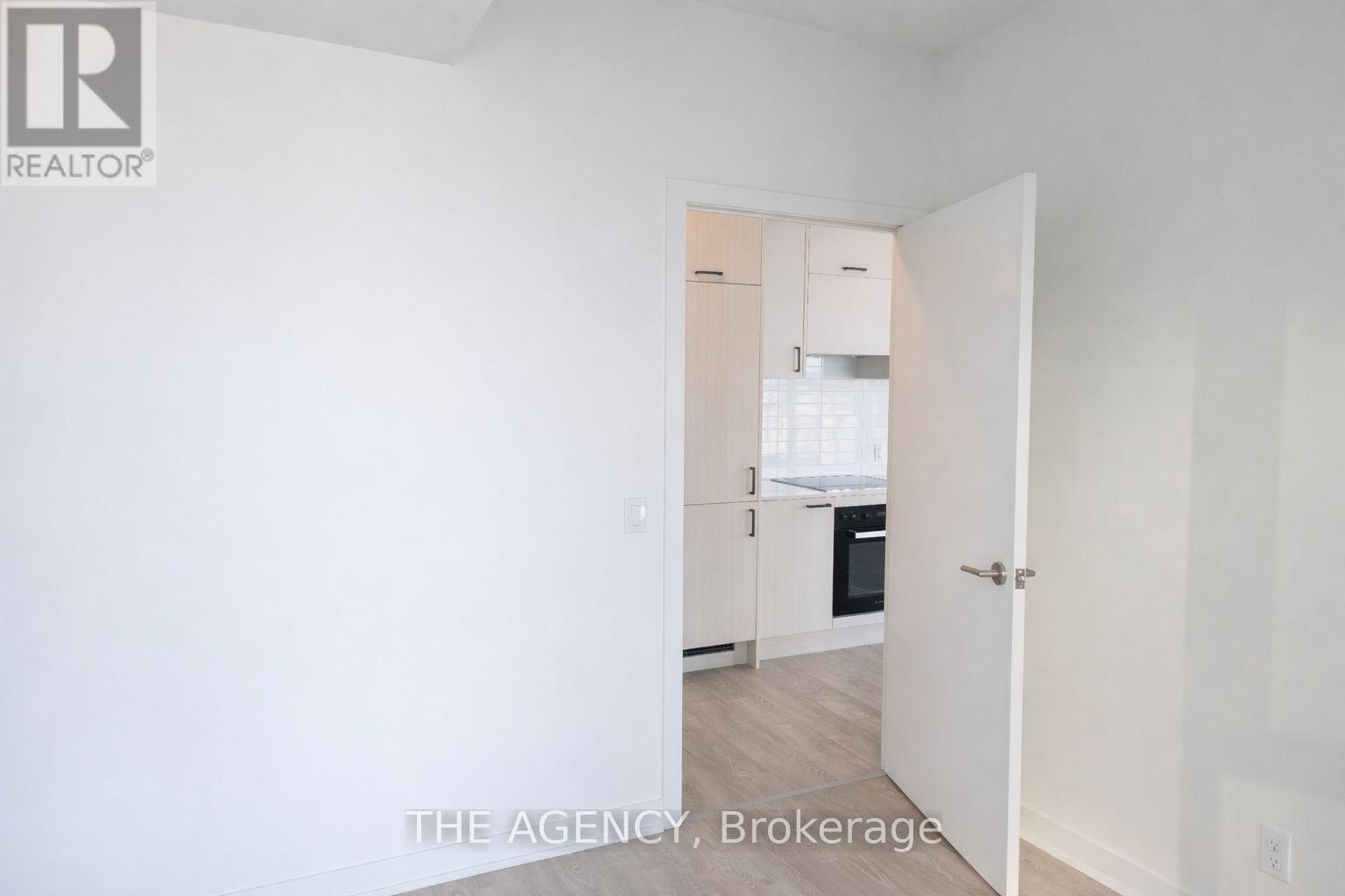 1 Quarrington Lane, Toronto, Ontario  M3C 0S4 - Photo 11 - C12723014