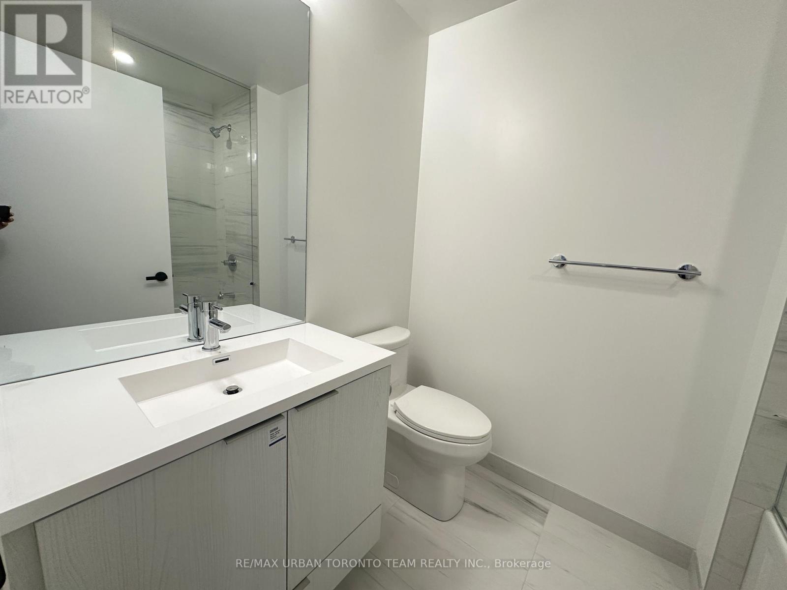 5105 - 8 Interchange Way, Vaughan, Ontario  L4K 5Z7 - Photo 4 - N12723006