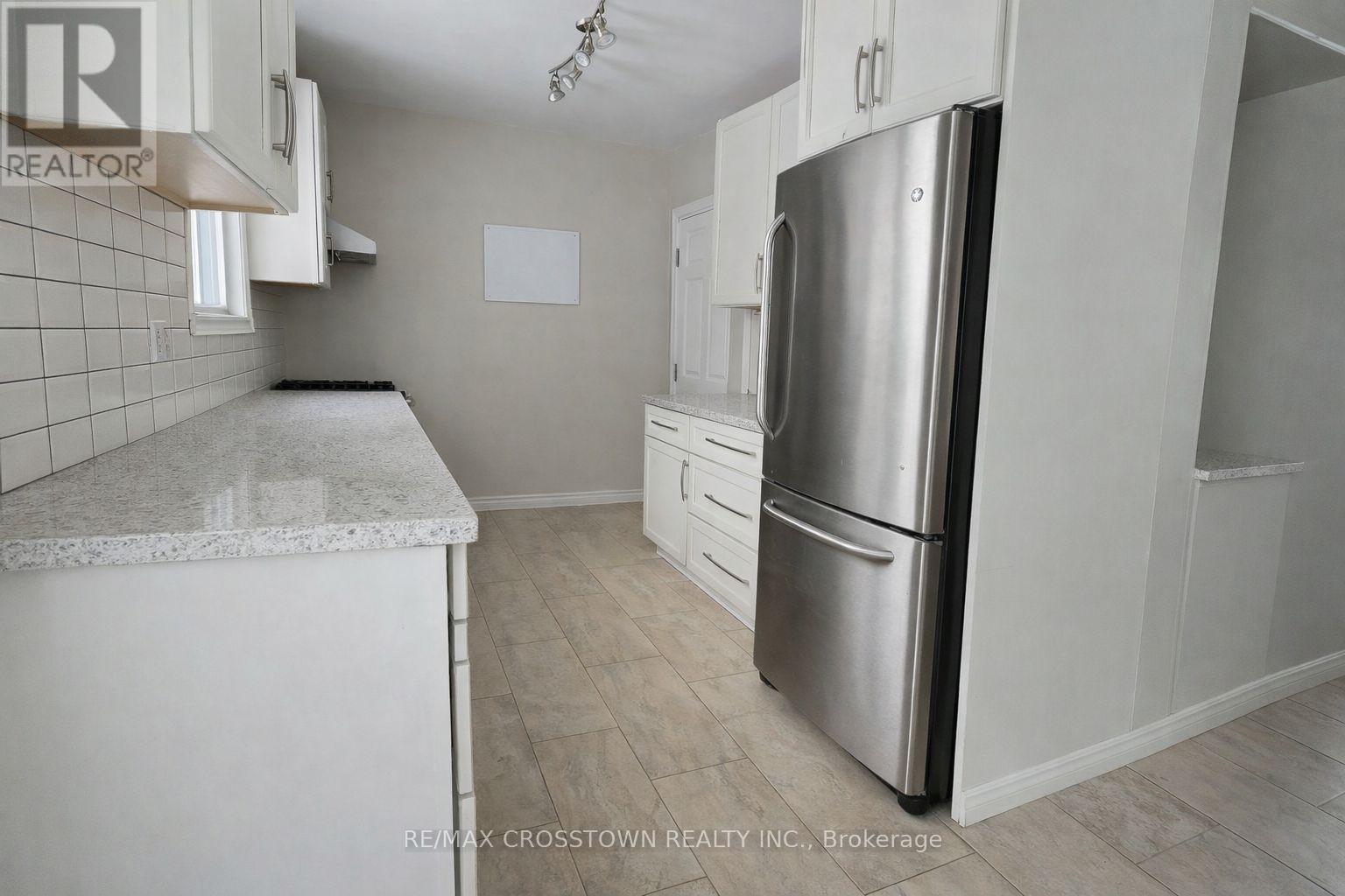 56 Elmer Avenue, Orillia, Ontario  L3V 2S7 - Photo 6 - S12722976