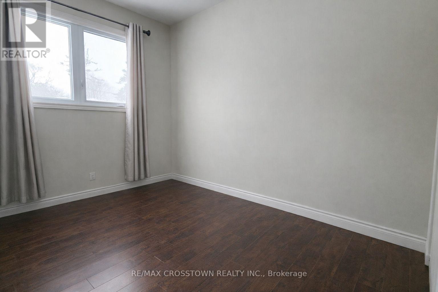 56 Elmer Avenue, Orillia, Ontario  L3V 2S7 - Photo 9 - S12722976