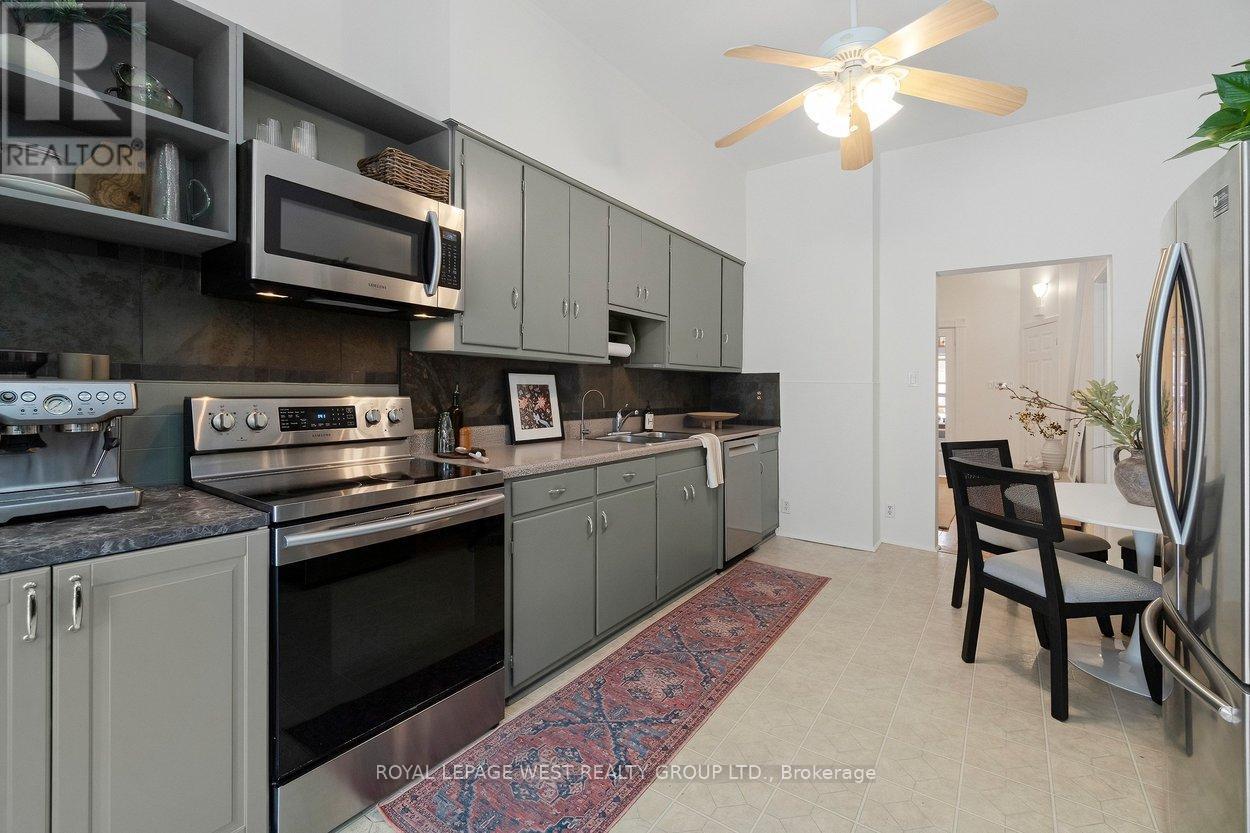 25 Westmoreland Avenue, Toronto, Ontario  M6H 2Z6 - Photo 14 - W12723020