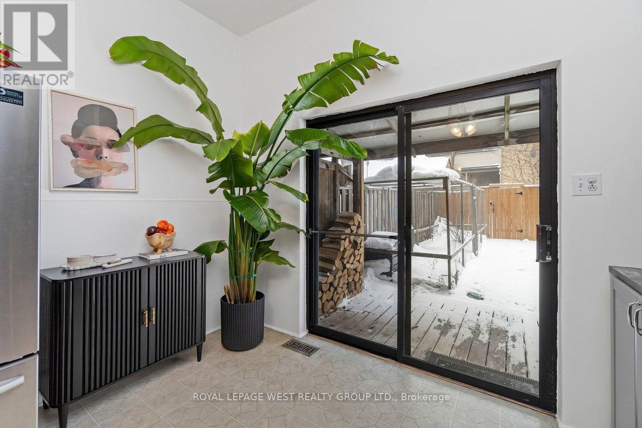 25 Westmoreland Avenue, Toronto, Ontario  M6H 2Z6 - Photo 19 - W12723020
