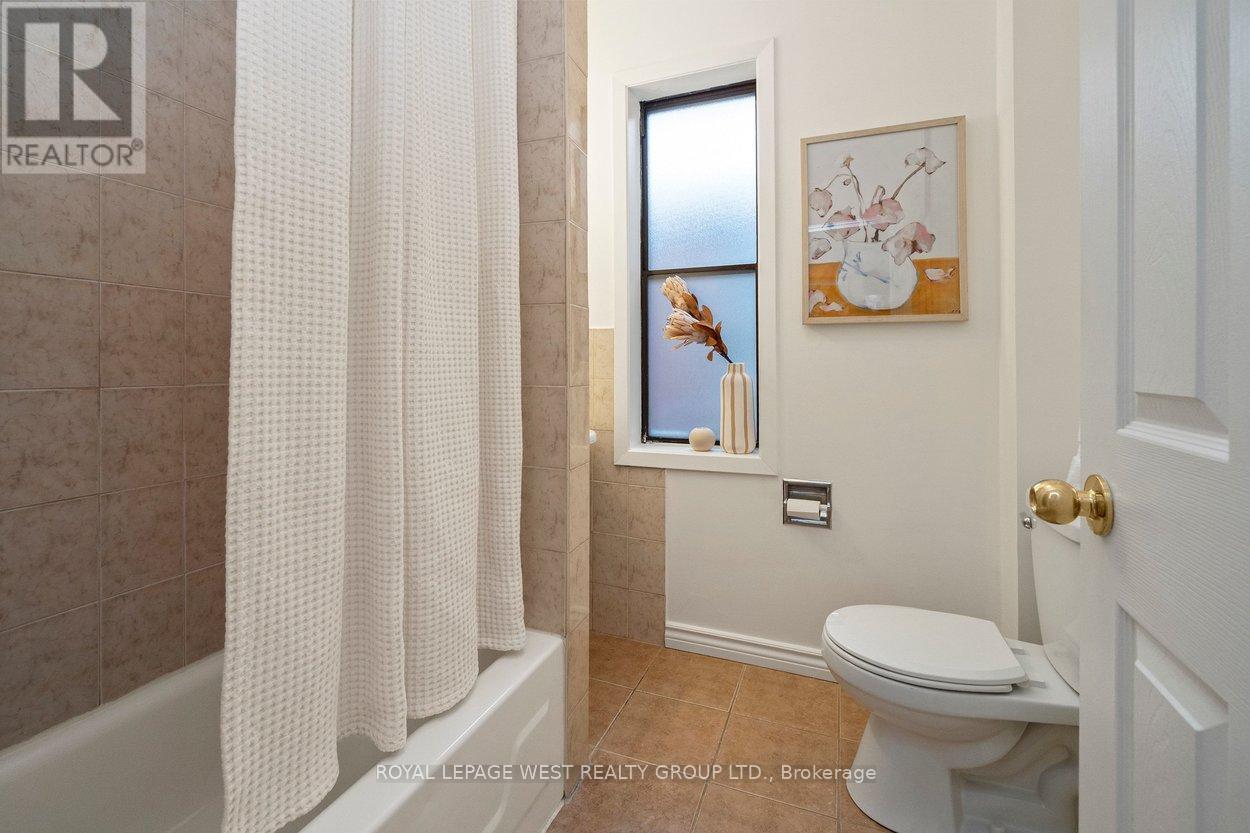 25 Westmoreland Avenue, Toronto, Ontario  M6H 2Z6 - Photo 27 - W12723020