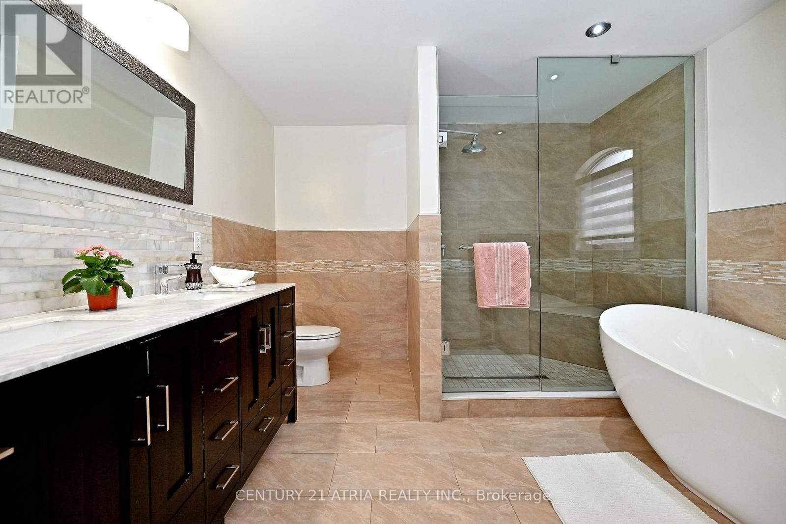 350 Queen Mary Drive, Oakville, Ontario  L6K 3L8 - Photo 24 - W12720272