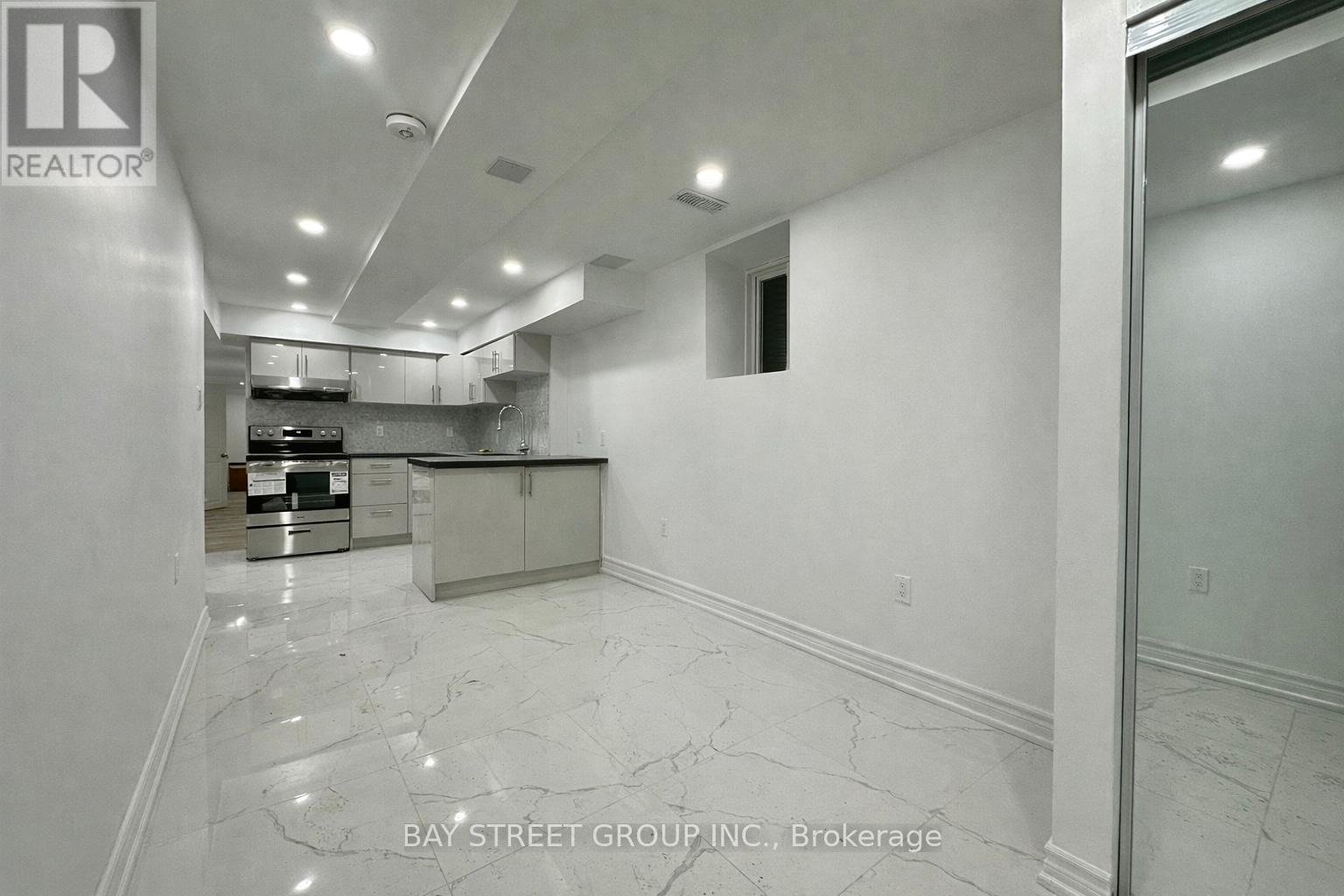 6 Creekwood Drive, Toronto, Ontario  M1E 4L7 - Photo 2 - E12723044