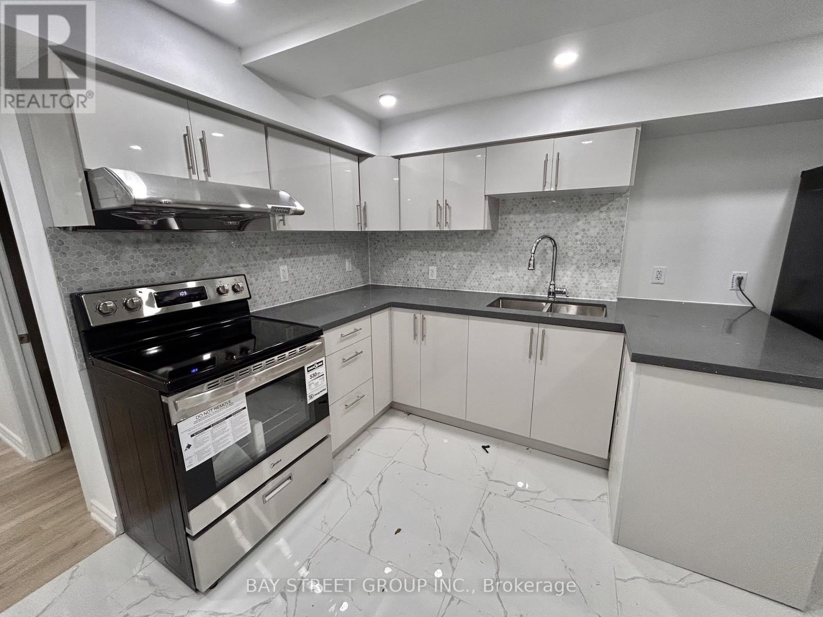 6 Creekwood Drive, Toronto, Ontario  M1E 4L7 - Photo 3 - E12723044