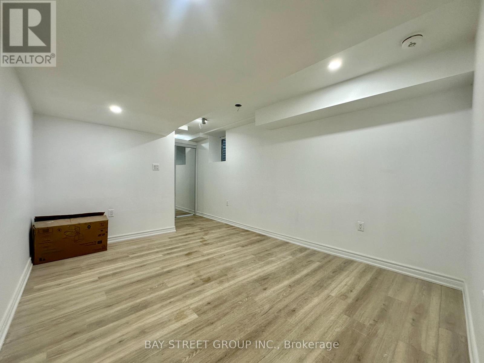 6 Creekwood Drive, Toronto, Ontario  M1E 4L7 - Photo 4 - E12723044