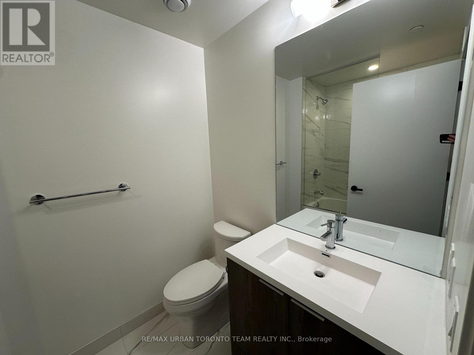 5203 - 8 Interchange Way, Vaughan, Ontario  L4K 5Z7 - Photo 12 - N12723040