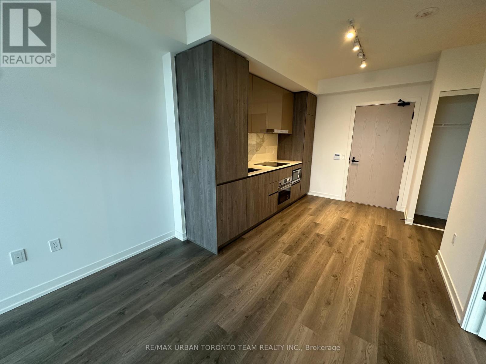 5203 - 8 Interchange Way, Vaughan, Ontario  L4K 5Z7 - Photo 2 - N12723040