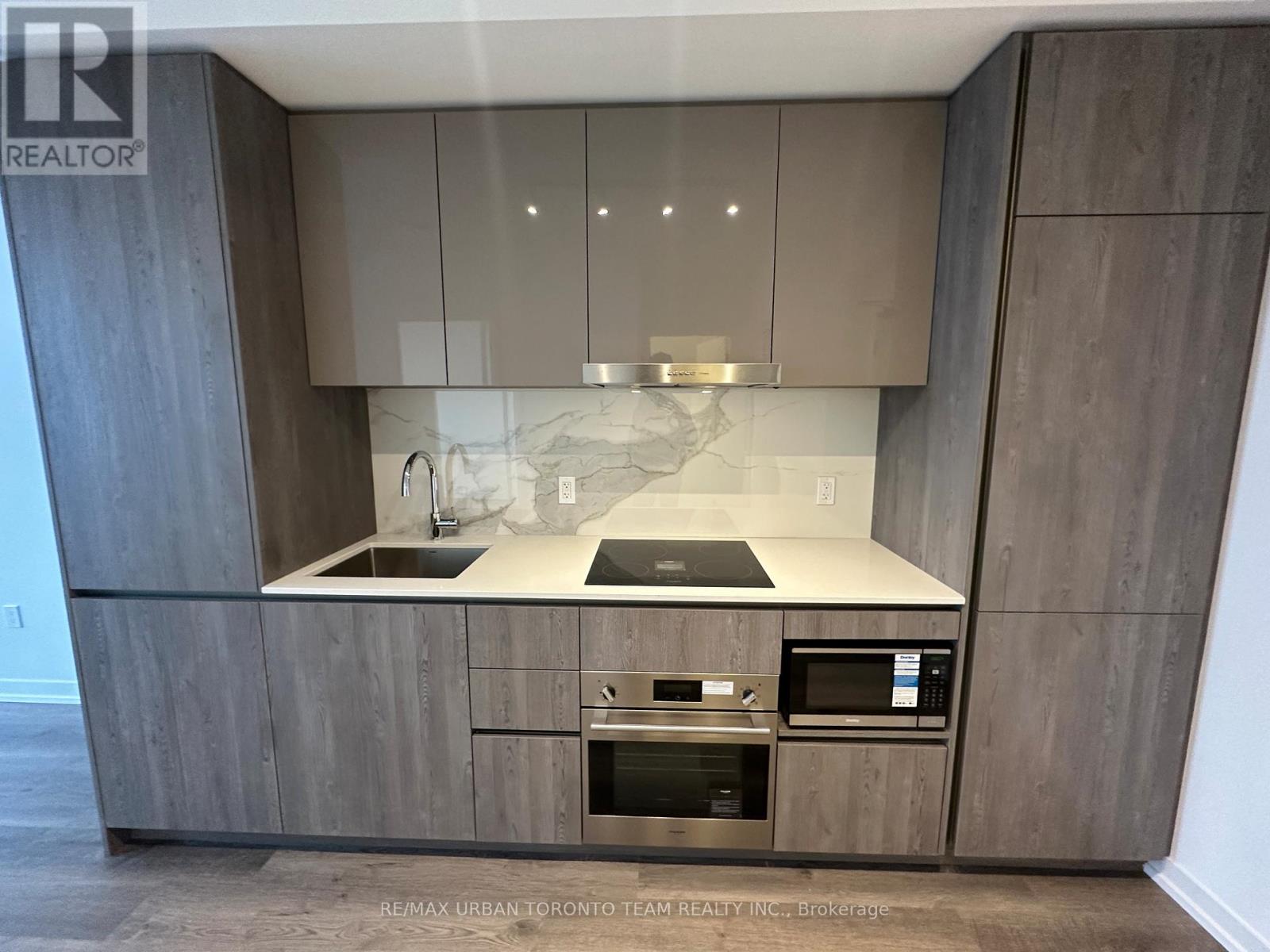 5203 - 8 Interchange Way, Vaughan, Ontario  L4K 5Z7 - Photo 3 - N12723040