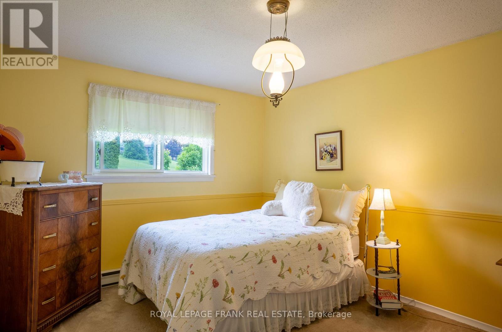 383 Old Surrey Lane, Kawartha Lakes, Ontario  K0M 1A0 - Photo 19 - X12594004