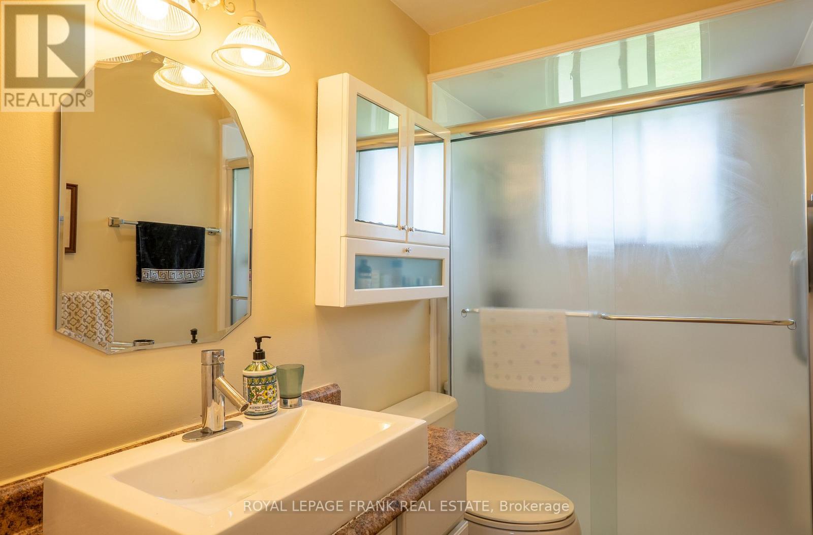 383 Old Surrey Lane, Kawartha Lakes, Ontario  K0M 1A0 - Photo 20 - X12594004