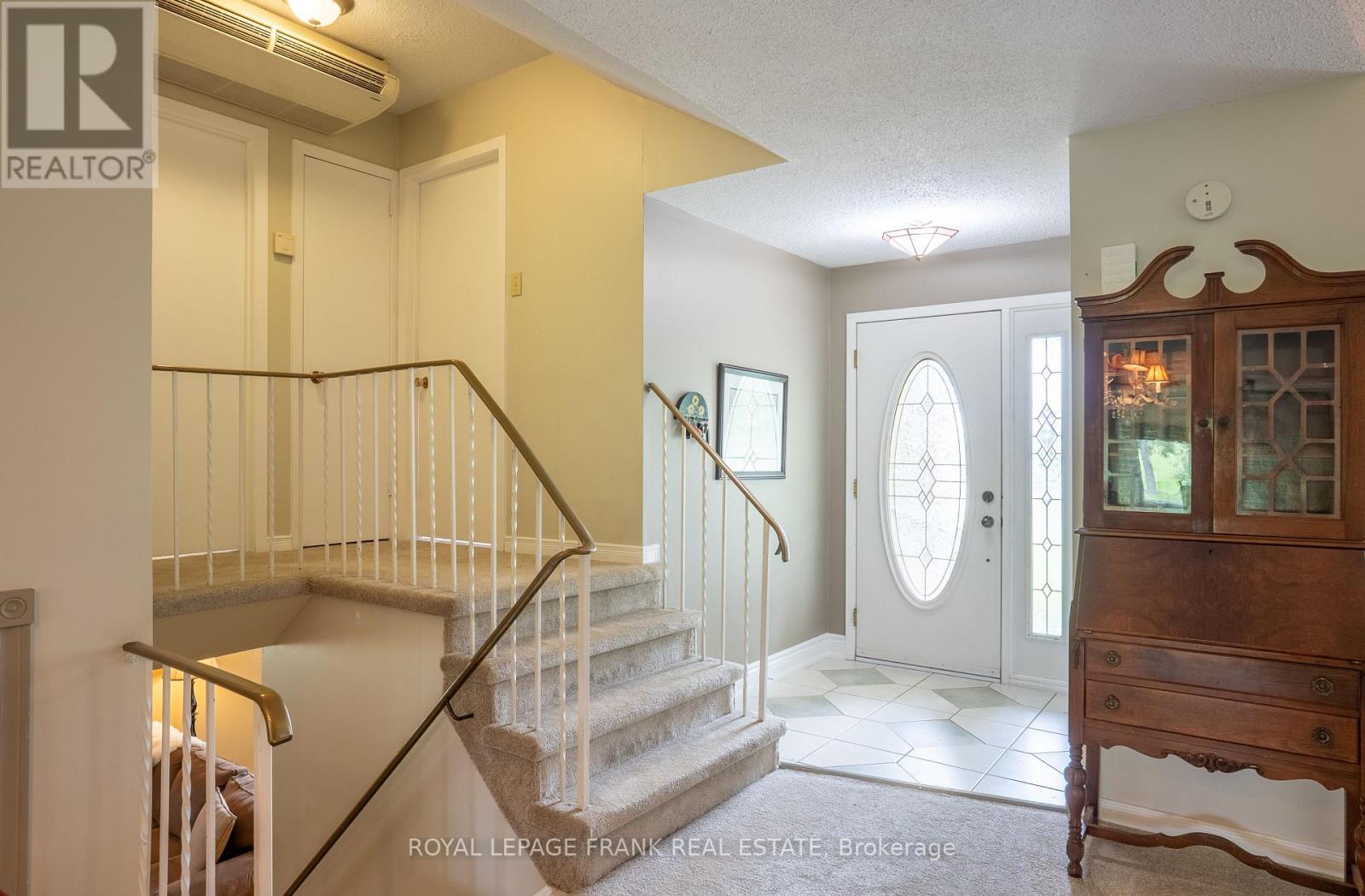 383 Old Surrey Lane, Kawartha Lakes, Ontario  K0M 1A0 - Photo 12 - X12594004