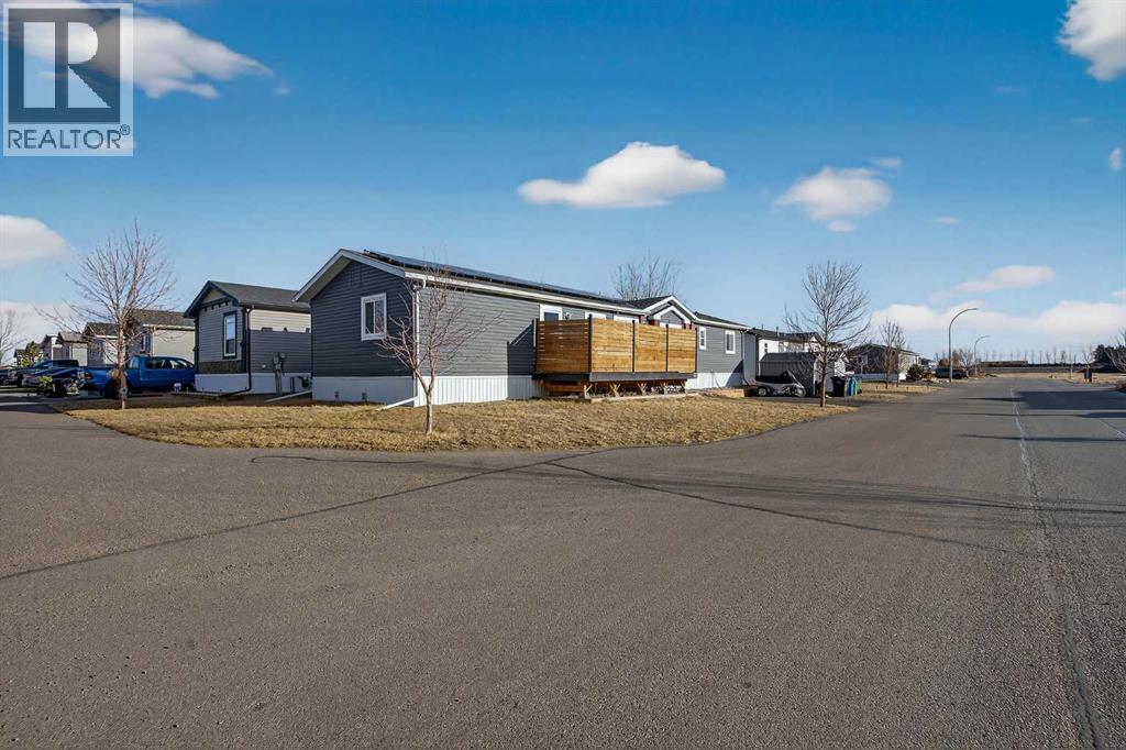 5004 Seasons Boulevard, Coaldale, Alberta  T1M 0C6 - Photo 2 - A2280239