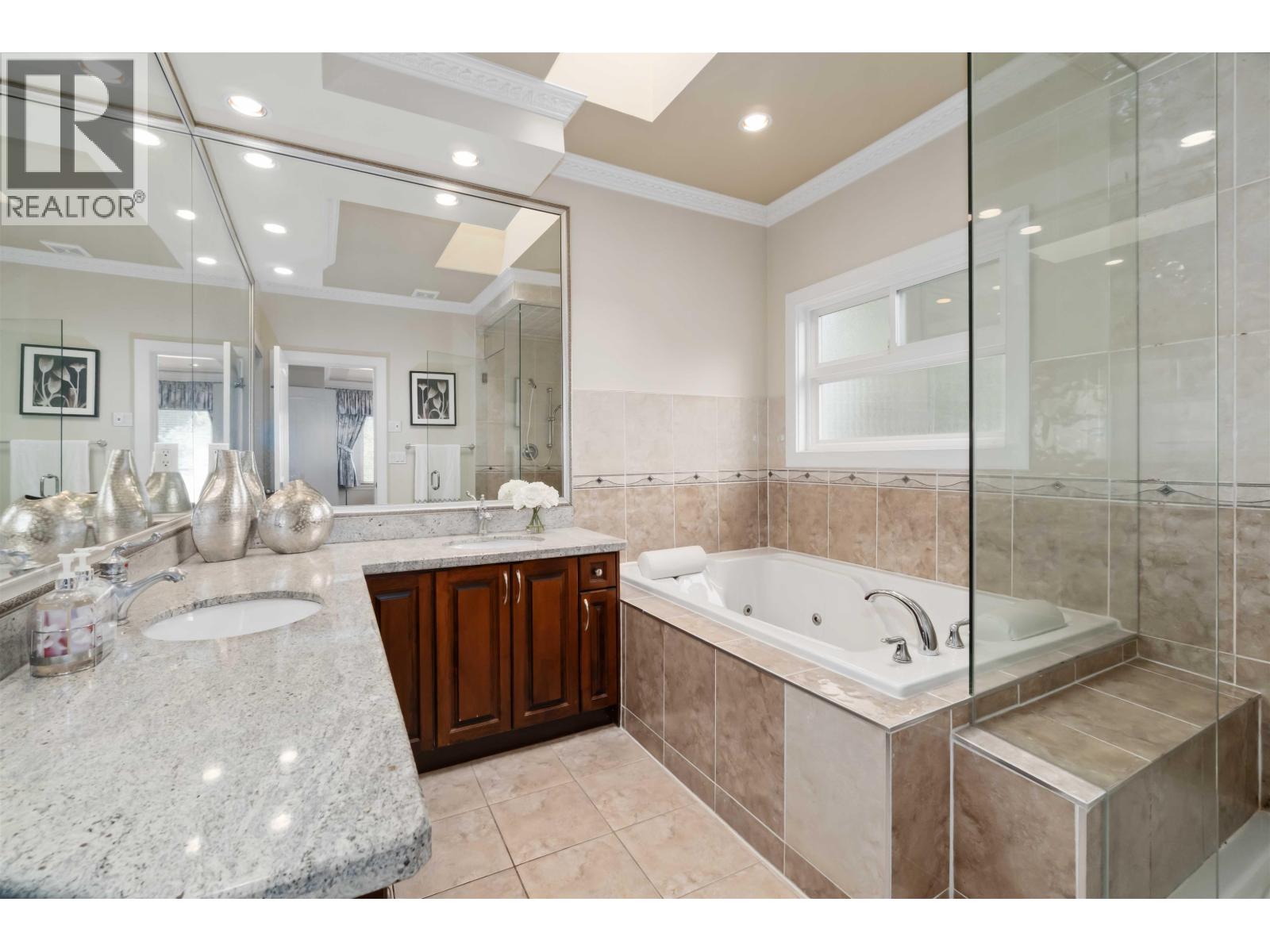 6040 Adams Place, Richmond, British Columbia  V7C 2N1 - Photo 27 - R3082309