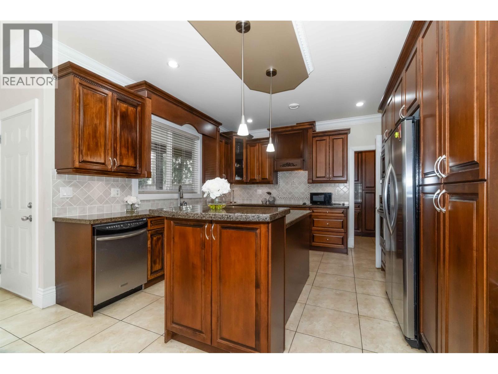 6040 Adams Place, Richmond, British Columbia  V7C 2N1 - Photo 15 - R3082309