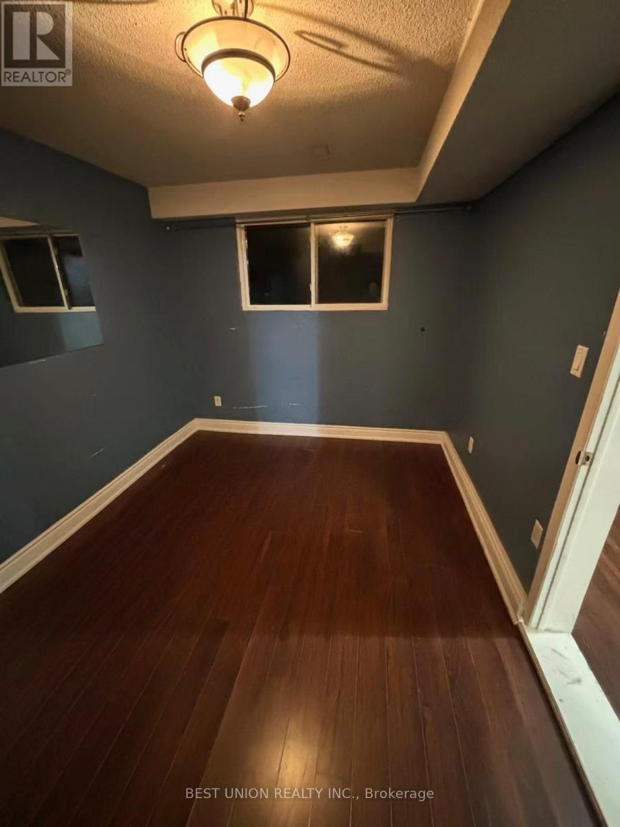 Lower Unit - 2636 Crystalburn Avenue, Mississauga, Ontario  L5B 2N8 - Photo 4 - W12722838