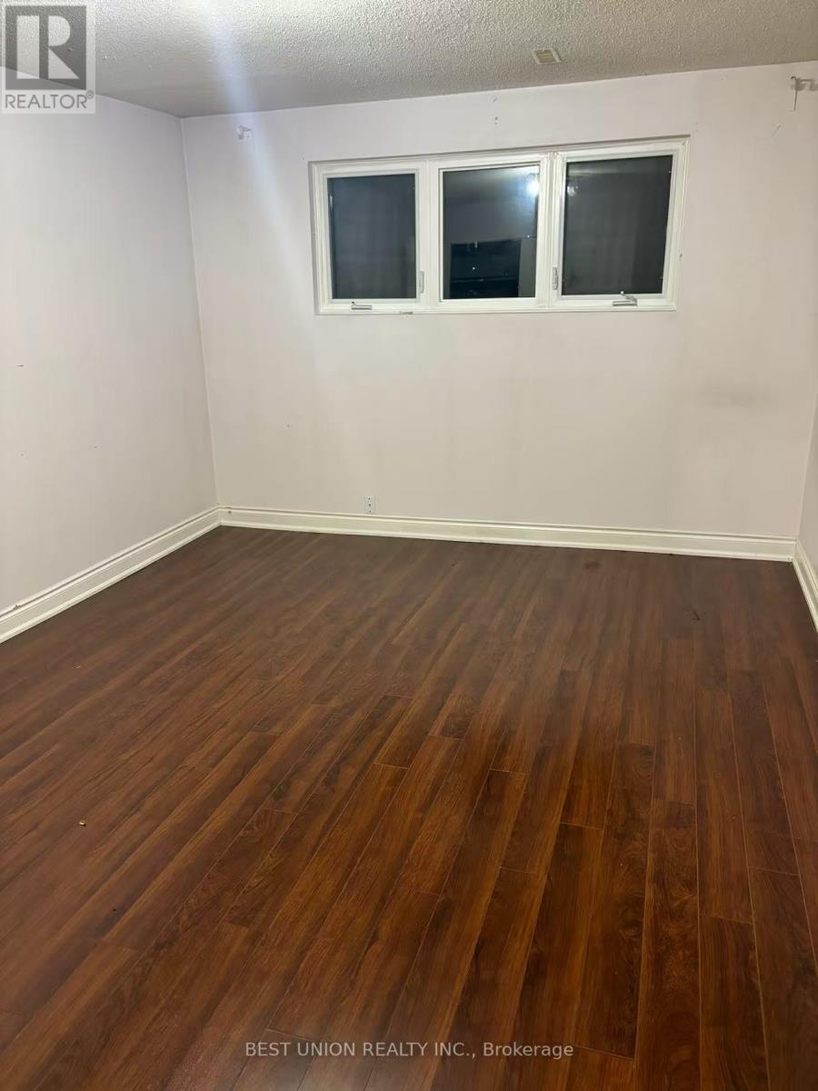 Lower Unit - 2636 Crystalburn Avenue, Mississauga, Ontario  L5B 2N8 - Photo 6 - W12722838