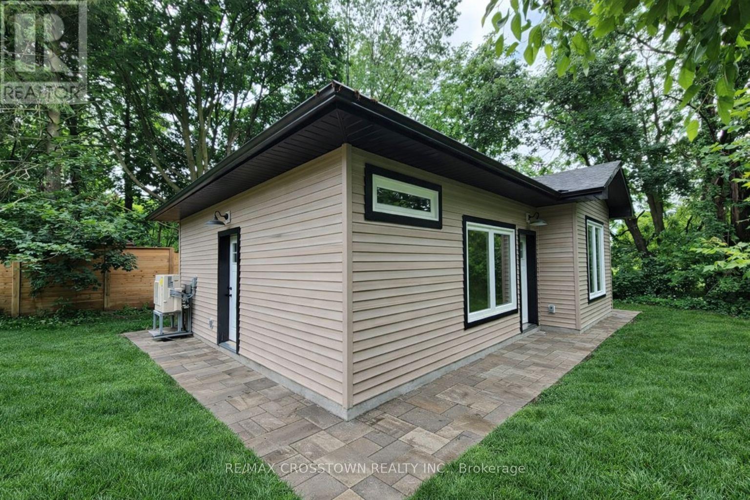 Gdn Ste - 120 Dundonald Street, Barrie, Ontario  L4M 3T6 - Photo 2 - S12570818