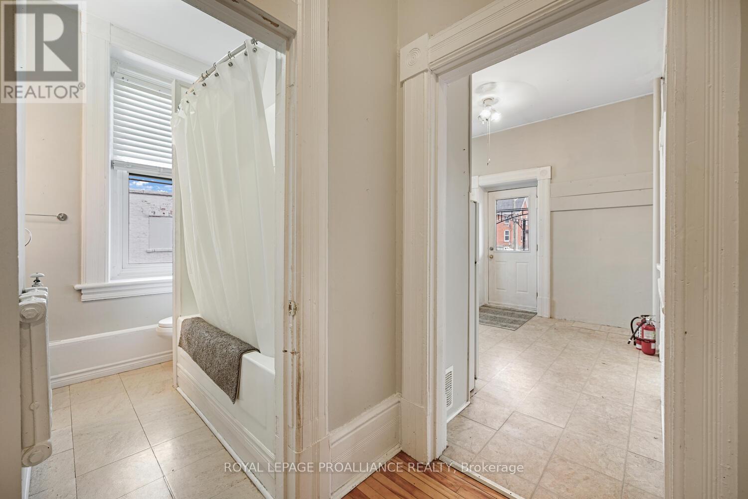 1 - 1-42 King Street E, Brockville, Ontario K6V 1B1 - Photo 11 - X12723066