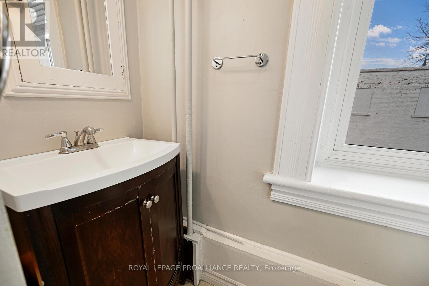 1 - 1-42 King Street E, Brockville, Ontario K6V 1B1 - Photo 13 - X12723066