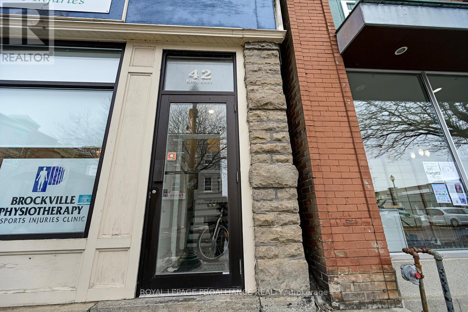 1 - 1-42 King Street E, Brockville, Ontario K6V 1B1 - Photo 3 - X12723066