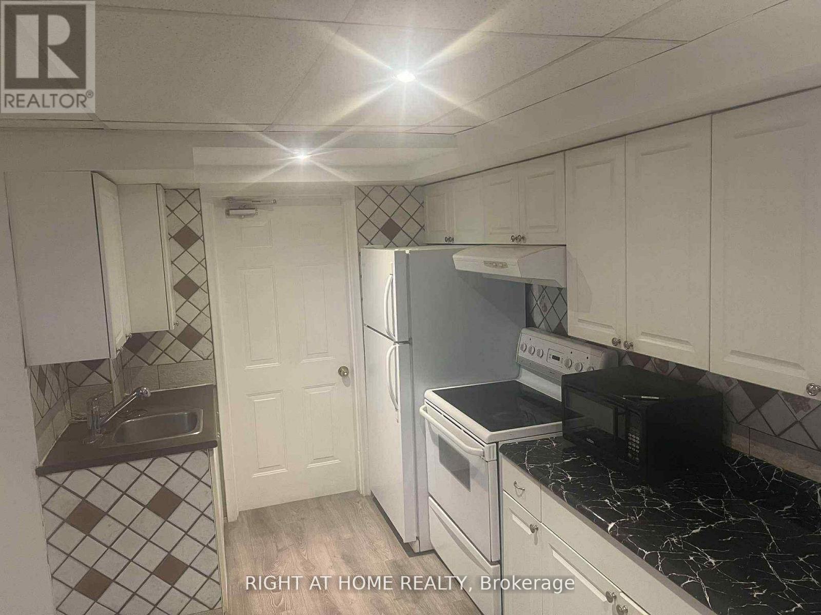 5409 Derry Road W, Milton, Ontario  L9T 2X6 - Photo 5 - W12723064