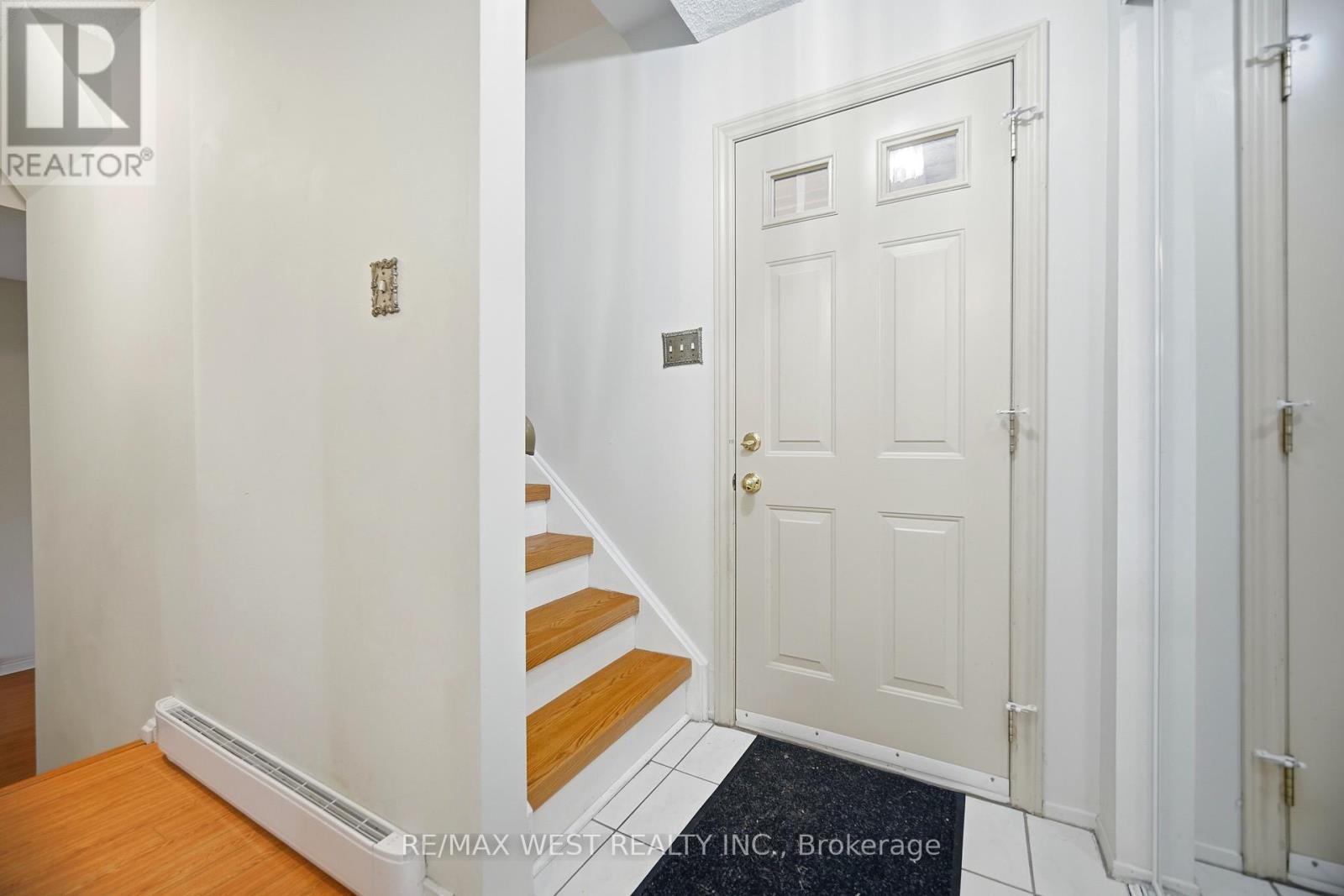 6 Hillpark Trail, Brampton, Ontario  L6S 1R1 - Photo 17 - W12723086