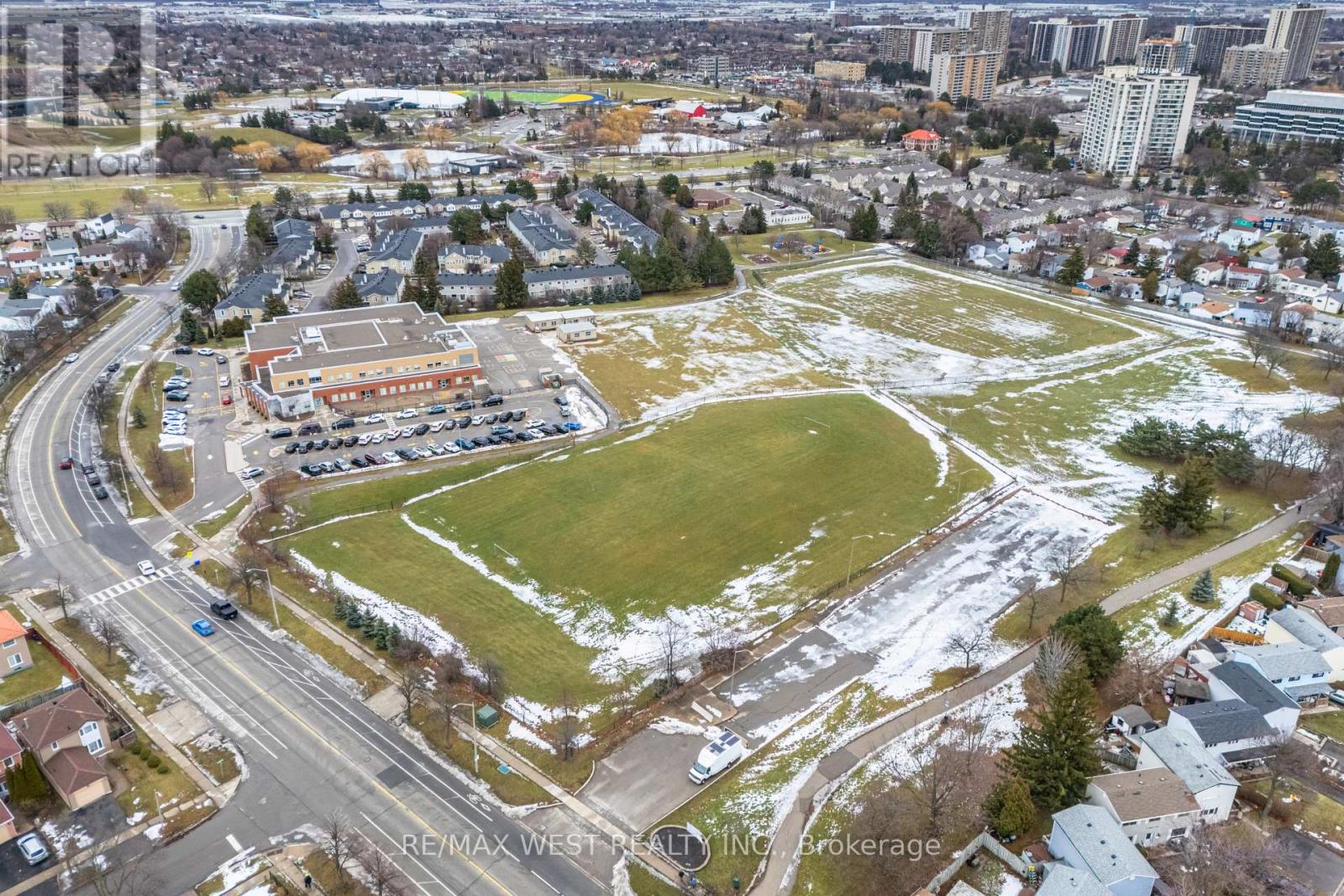 6 Hillpark Trail, Brampton, Ontario  L6S 1R1 - Photo 43 - W12723086