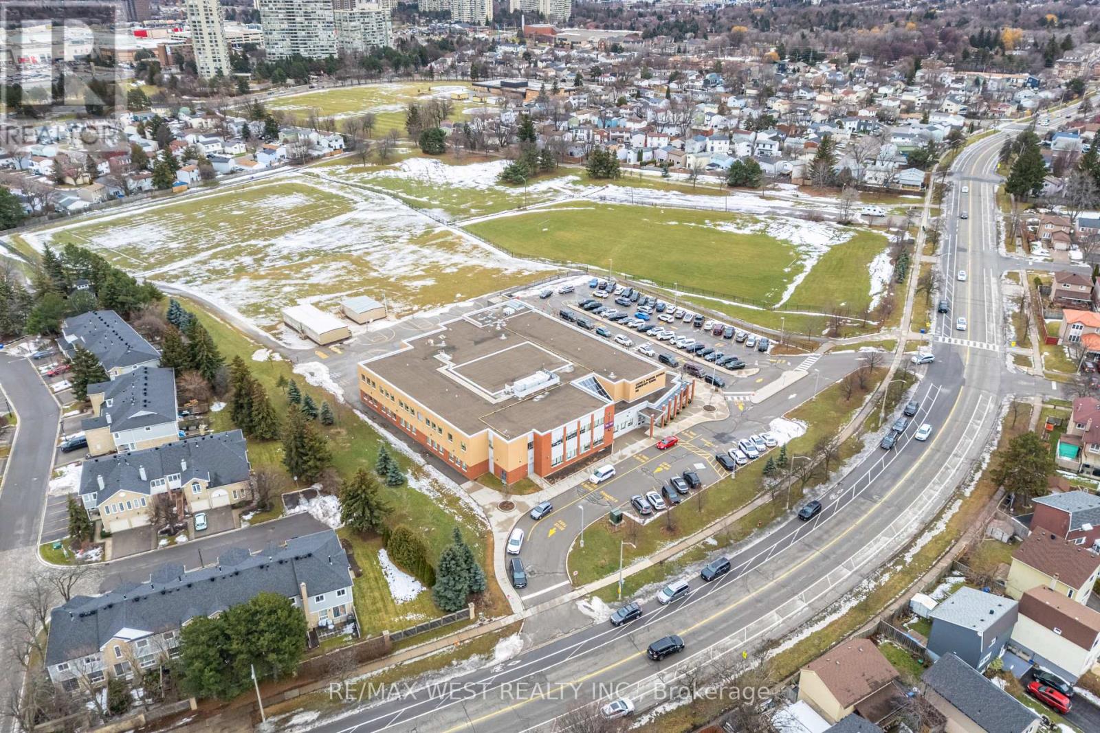 6 Hillpark Trail, Brampton, Ontario  L6S 1R1 - Photo 44 - W12723086