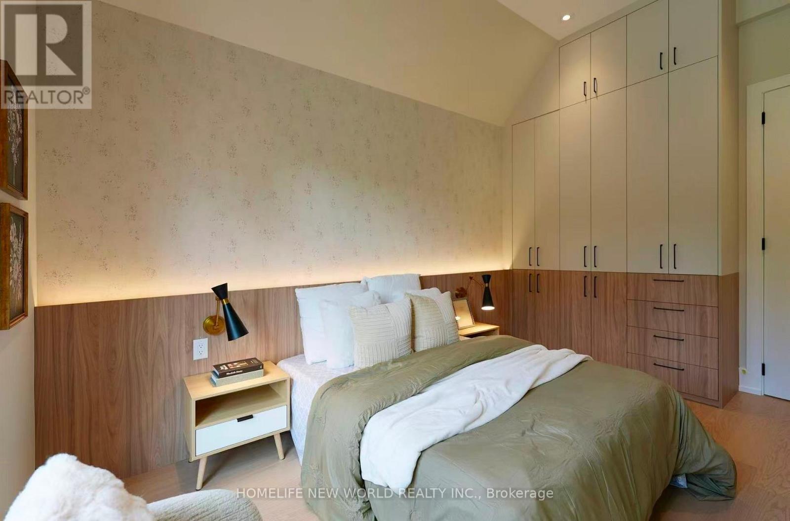 30 Orchard Crescent, Toronto, Ontario  M8Z 3E1 - Photo 10 - W12723090