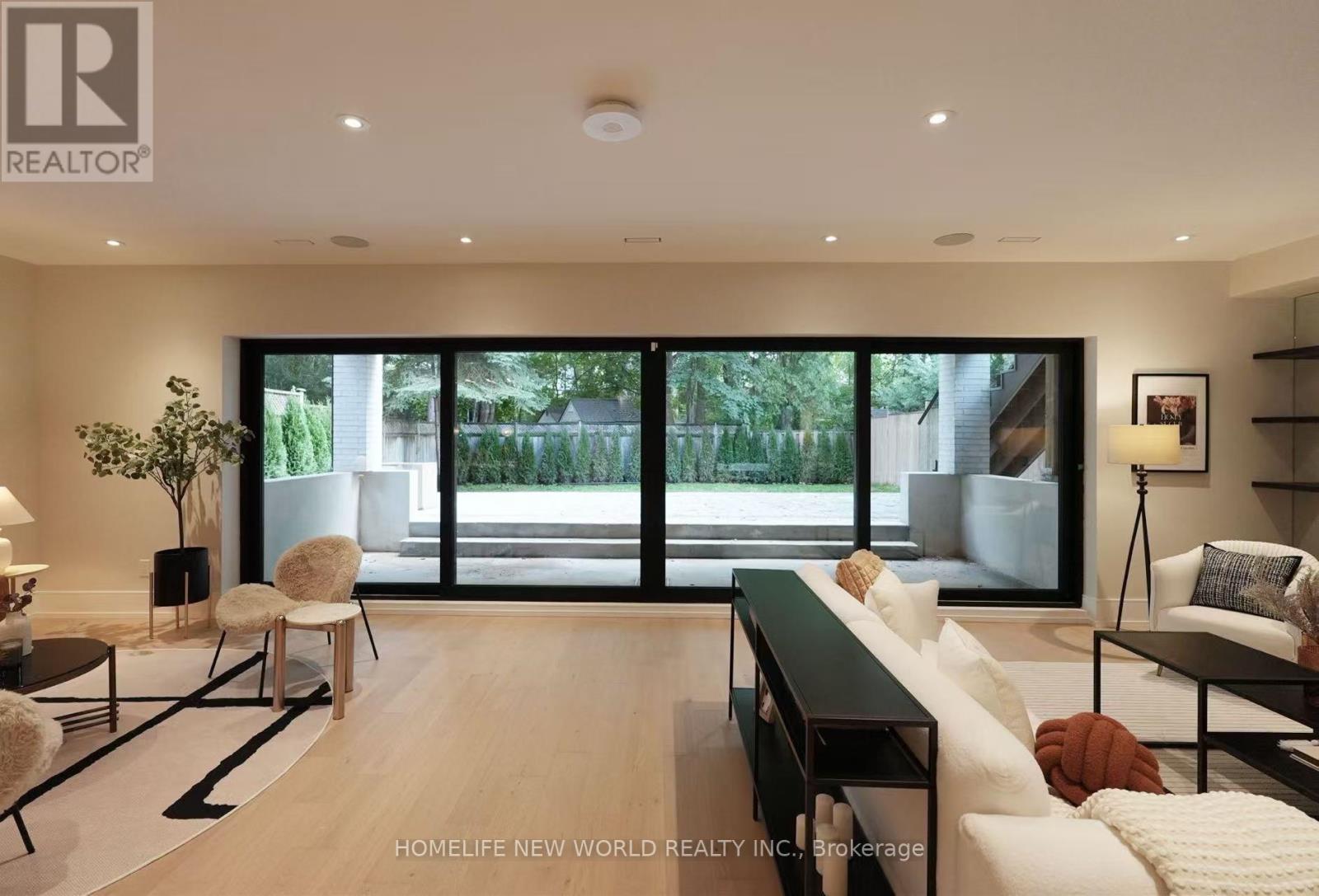 30 Orchard Crescent, Toronto, Ontario  M8Z 3E1 - Photo 13 - W12723090