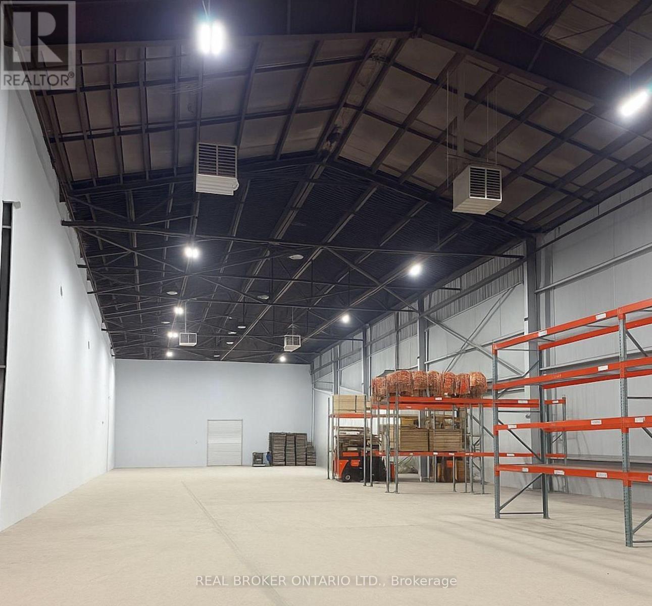 11 - 4256 Carroll Avenue, Niagara Falls, Ontario  L2E 7J2 - Photo 4 - X12723070