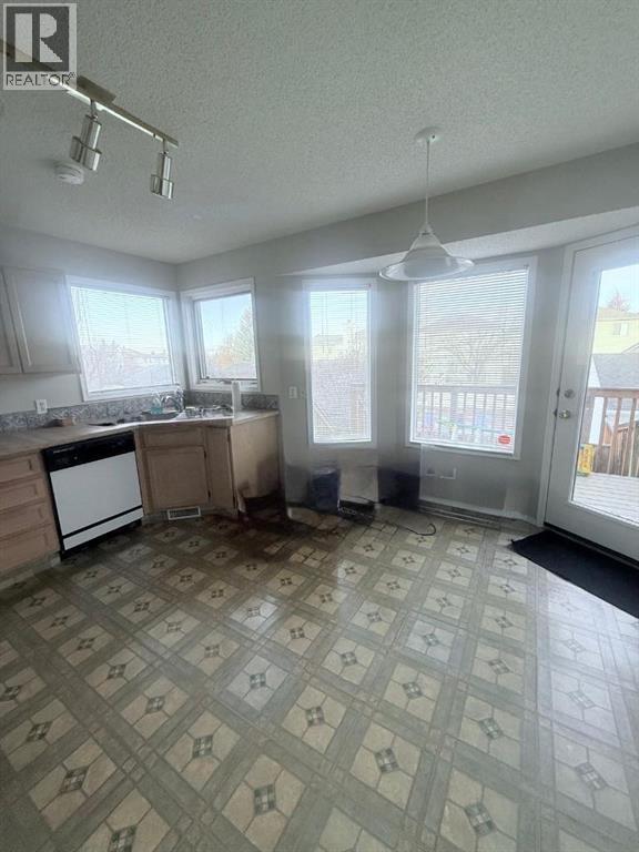 7212 Sierra Morena Boulevard Sw, Calgary, Alberta  T3H 3G5 - Photo 10 - A2275192