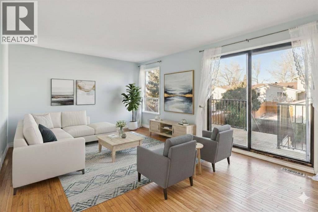 308 Woodvale Crescent Sw, Calgary, Alberta  T2W 3P3 - Photo 6 - A2280162