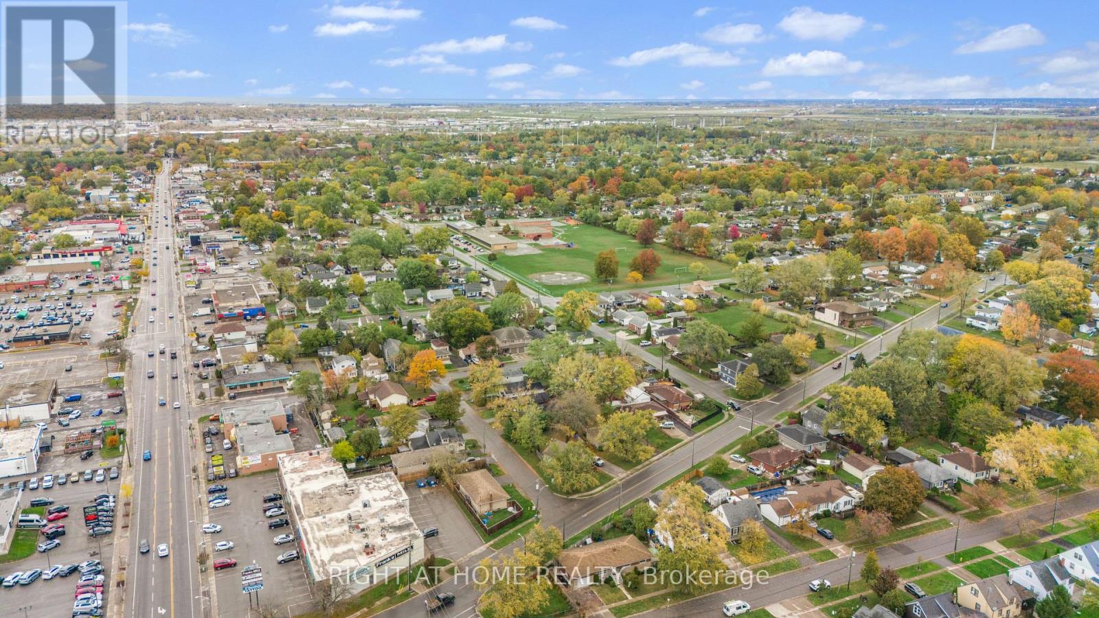 9 Admiral Road, St. Catharines, Ontario  L2P 1G4 - Photo 5 - X12723098