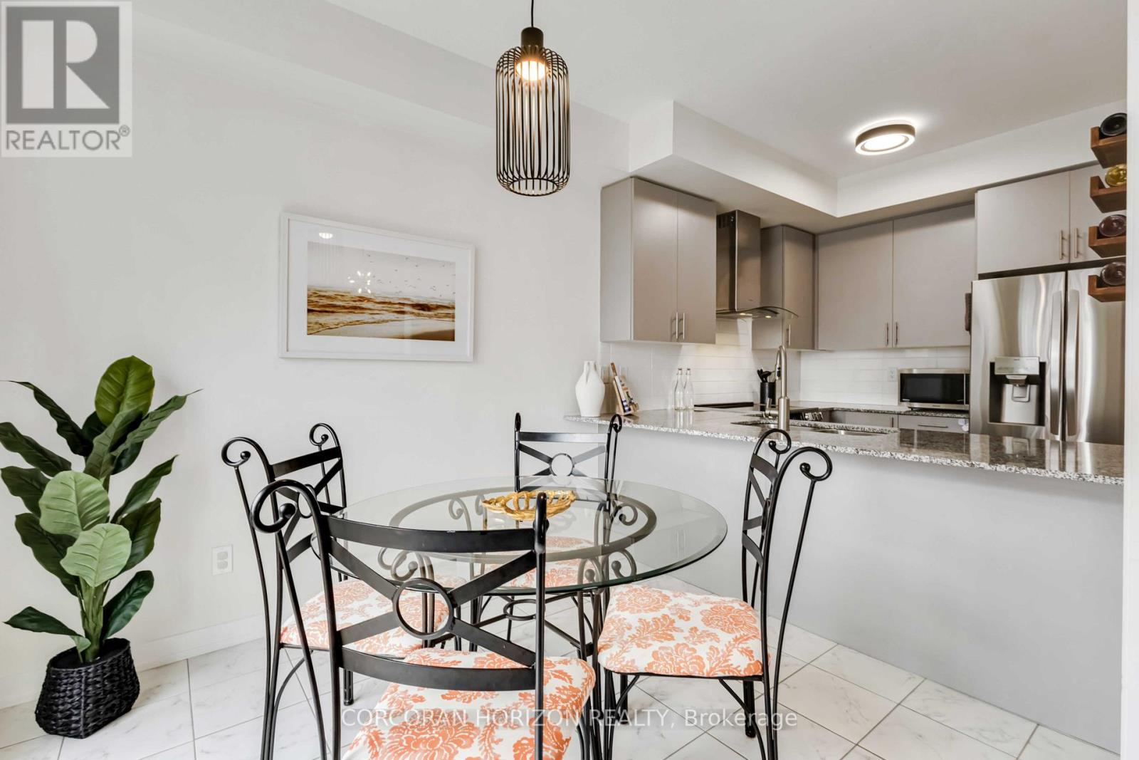 81 Dundonald Trail, Newmarket, Ontario  L3Y 0E1 - Photo 12 - N12675004