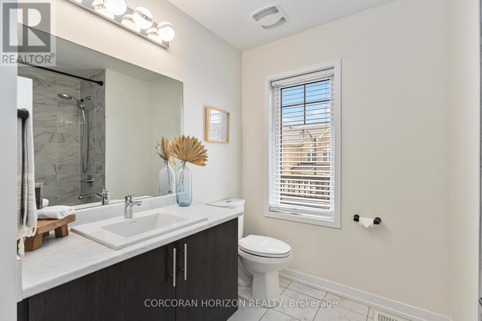 81 Dundonald Trail, Newmarket, Ontario  L3Y 0E1 - Photo 34 - N12675004